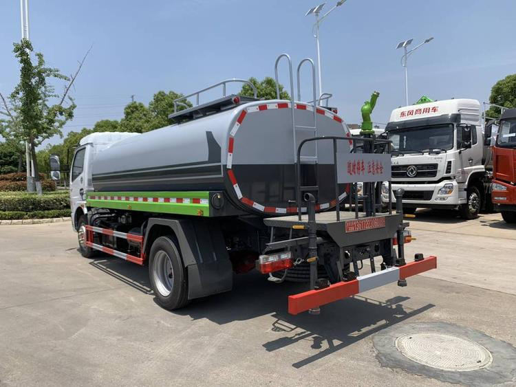 國六東風多利卡9.2方綠化噴灑車
